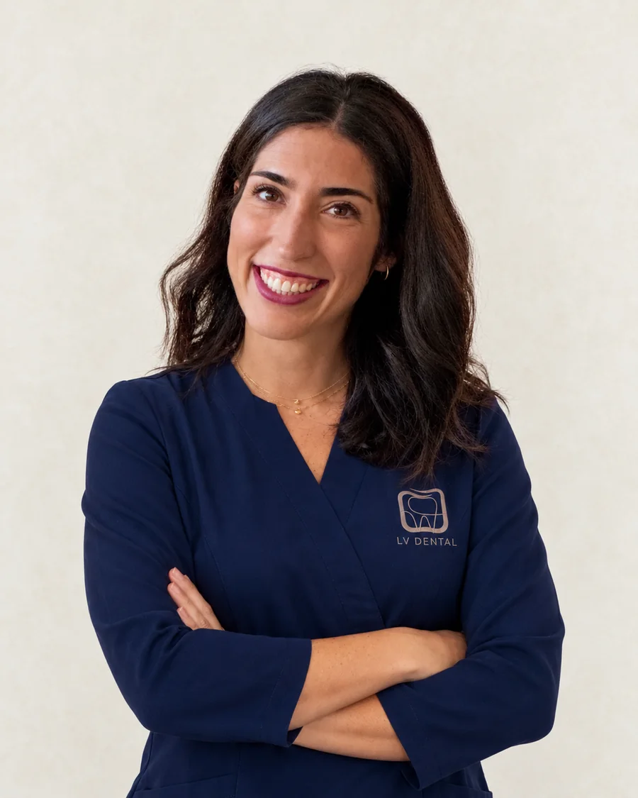 Dra. Verónica López, cirujana e implantóloga de LV Dental