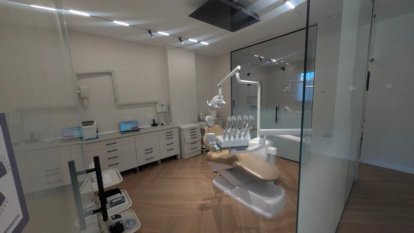 Gabinete dental acristalado de LV Dental